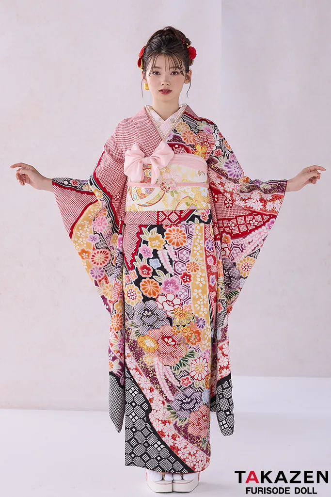 TAKAZENのレンタル振袖 正統派古典　赤/黒　絞り風/毬柄　人気　はんなり　可愛い　高級振袖　金駒繍絞り友禅　華やか　南琴奈【通販可】21020
