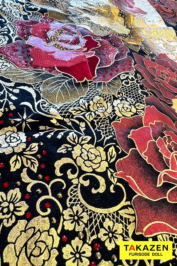 TAKAZENのレンタル振袖 モード系　赤/黒/ゴールド(金色)　薔薇柄　ゴージャス　派手　華やか　ギャル振袖　豪華　キラキラスワロフスキー付き　セクシー　中村りおん【通販可】21049