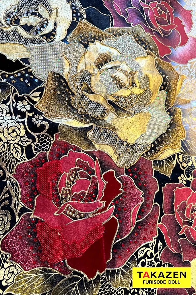 TAKAZENのレンタル振袖 モード系　赤/黒/ゴールド(金色)　薔薇柄　ゴージャス　派手　華やか　ギャル振袖　豪華　キラキラスワロフスキー付き　セクシー　中村りおん【通販可】21049