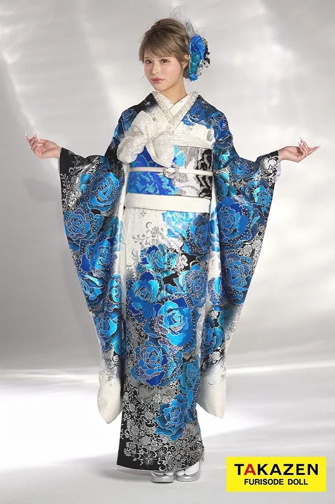 TAKAZENのレンタル振袖 クール系　ブルー(青)/白/黒　薔薇柄　高級　派手　一番目立つ　キラキラ振袖　豪華　スワロフスキー付き　柄多い　かっこいい　今井アンジェリカ【通販可】　21051