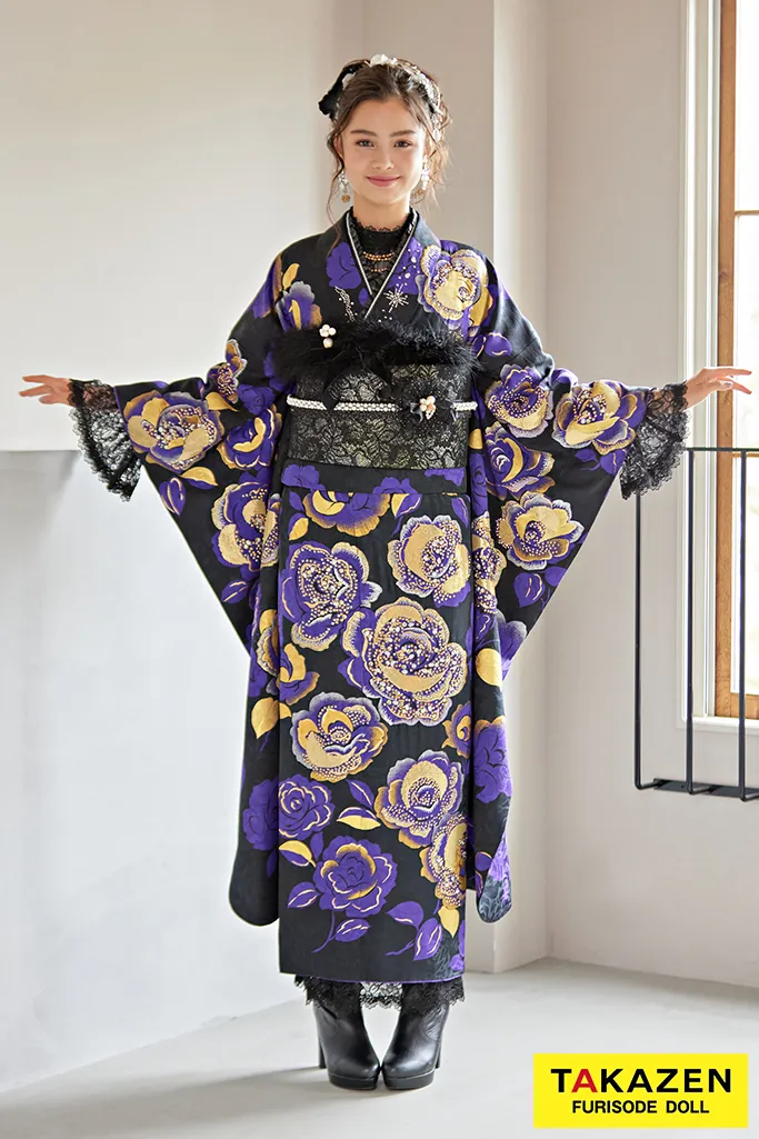 TAKAZENのレンタル振袖 高級ヘップバーン　紫/黒　薔薇柄　ゴージャス　派手　エレガント　セレブ　ブーツコーデ　キラキラスワロフスキー　レースインナー　ブリッジマン遊七【通販可】32029