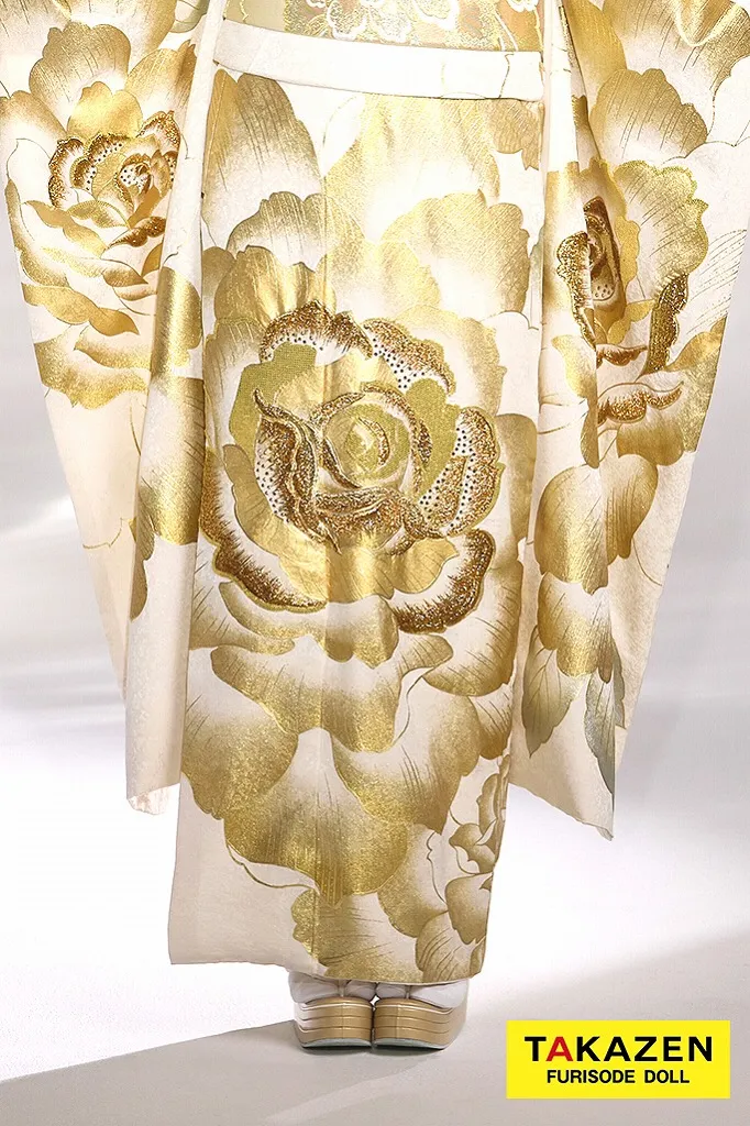 TAKAZENのレンタル振袖 モード系　白/金(ゴールド)　薔薇柄/大柄　綺麗め　派手　かっこいい振袖　人と被らない　キラキラスワロフスキー付き　ギャル　目立つ　伊藤桃々【通販可】32107