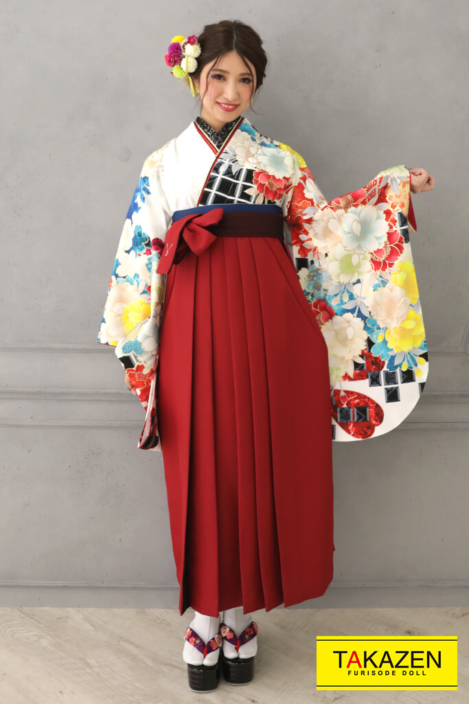 TAKAZENのレンタル袴 正統派古典　白/黒/ブルー(水色)　今田美桜ブランド袴　サクラ柄　モダン　かわいい【通販可】K21006