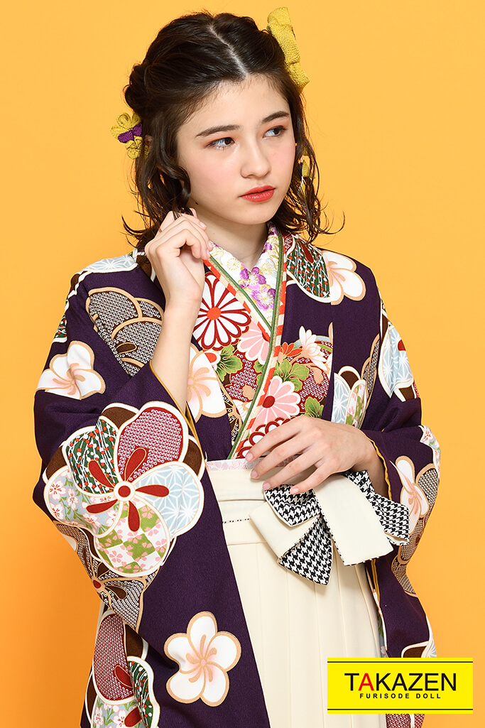 TAKAZENのレンタル袴 正統派古典　茶/白/クリーム　花柄　個性的　古風古典　大人っぽい【通販可】K21015
