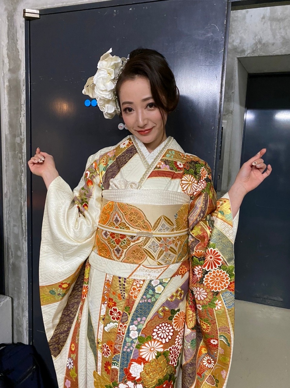 TAKAZENのレンタル振袖 プレミアム古典　白/ゴールド(金色)　熨斗柄　高級古典　豪華　金駒繍　金彩友禅　受賞柄　坂本礼美【通販可】32085