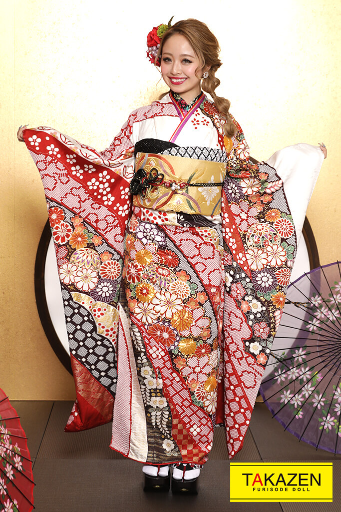 TAKAZENのレンタル振袖 プレミアム古典　白/赤/黒　絞り/花柄　華やか　高級振袖　上品古典振袖　金駒刺繍【通販可】YK0107