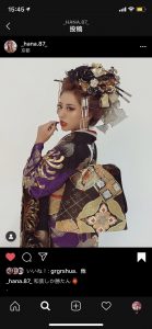 華