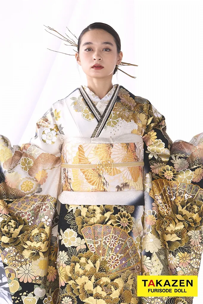 TAKAZENのレンタル振袖 粋古典　白金/ゴールド　牡丹柄/扇面　最高級金彩刺繍友禅　煌びやか　金彩古典振袖　派手　豪華　キラキラスワロフスキー付き　弓ライカ【通販可】22021