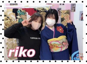 レトロ　振袖　玉城ティナ　ネイビー　個性的