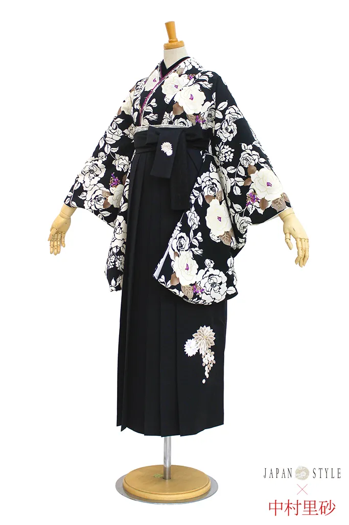 TAKAZENのレンタル袴 JAPANSTYLE×中村里砂ブランド袴　量産型ガーリー　黒/白　総柄　モノトーンコーデ　大人っぽい【通販可】R22016