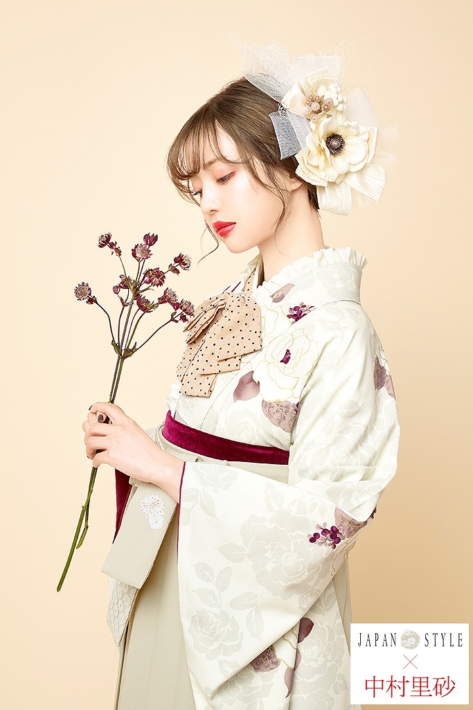 TAKAZENのレンタル袴 JAPANSTYLE×中村里砂ブランド袴 くすみカラーガーリー 白/オフホワイト/ベージュ 可愛い 人気【通販可】R22017