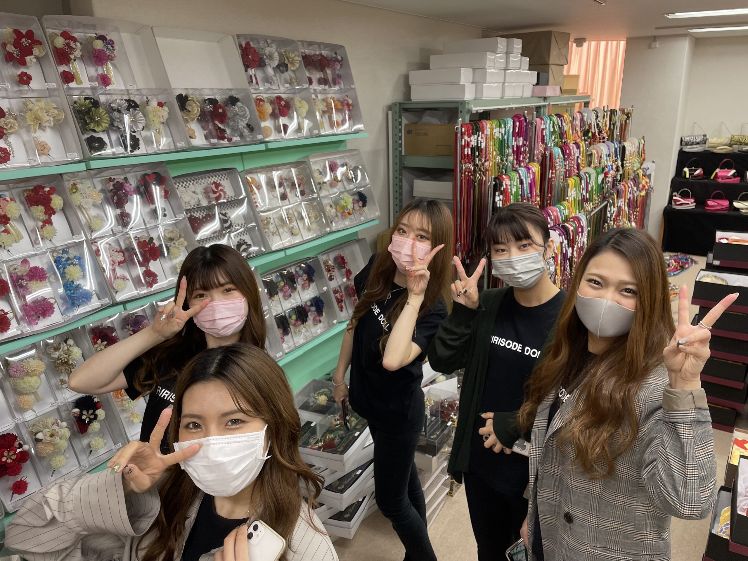 可愛い髪飾りを沢山発注してきましたよ~📣💓