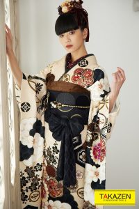 振袖　ベージュ　可愛い　人気　ハタチ