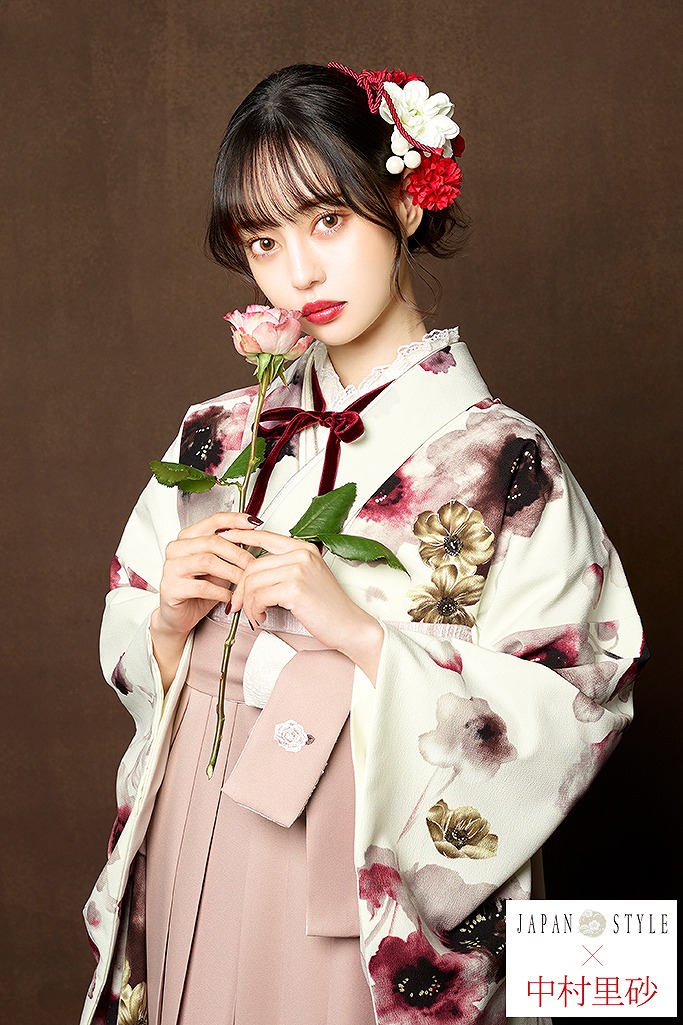 TAKAZENのレンタル袴 JAPANSTYLE×中村里砂ブランド袴　くすみカラーガーリー　白/ピンク　水彩画風　かわいい　量産型　女の子らしい【通販可】R23039