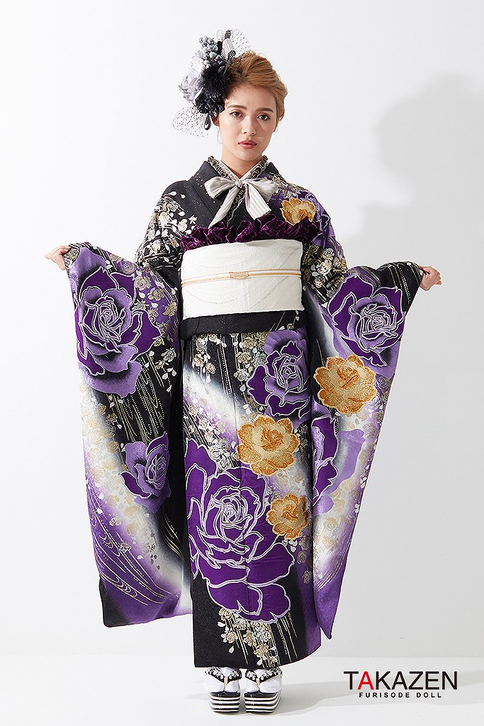 TAKAZENのレンタル振袖 ヘップバーン　紫/黒/ゴールド　バラ柄　ベルベット素材　セレブ　高級エレガント振袖　スワロフスキー付き　夏音【通販可】G48