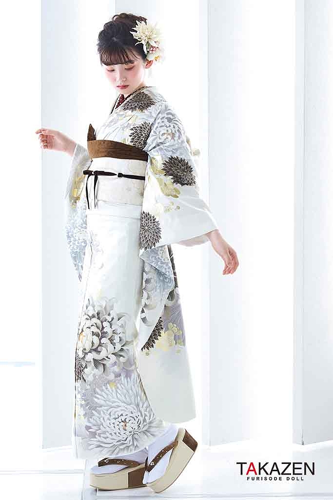 TAKAZENのレンタル振袖 くすみカラー古典　淡色/白/オフカラー　乱菊柄/古典柄　大人っぽい　トレンド淡色振袖　南琴奈【通販可】LB13
