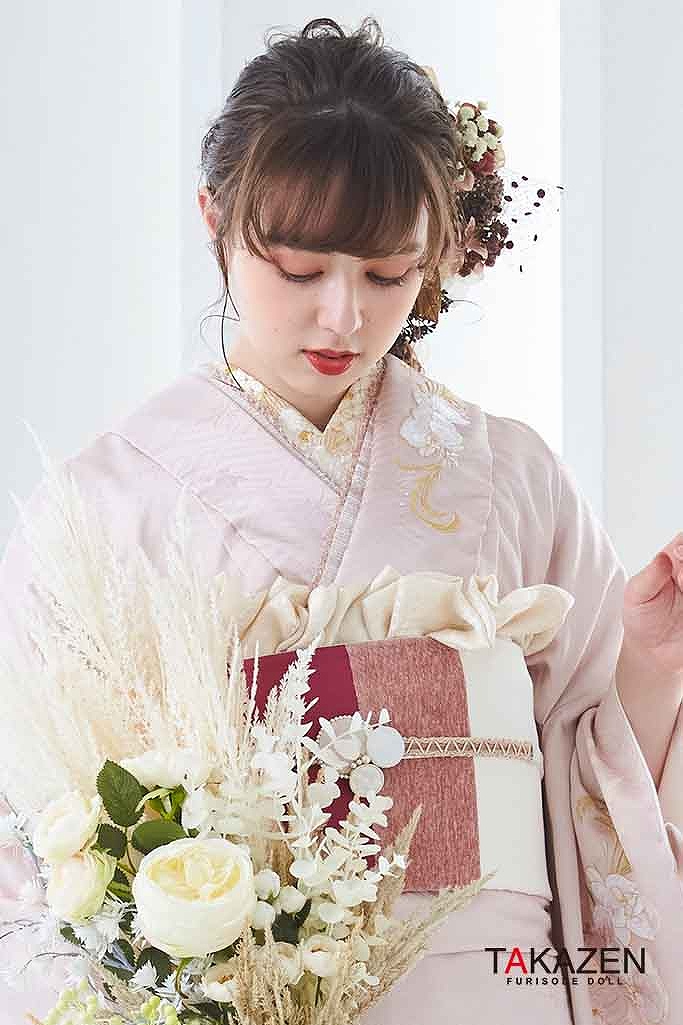 TAKAZENのレンタル振袖 くすみカラー古典　ピンク/ミスティピンク/淡色　小さい柄/グラデーション　可愛い　女の子らしい　品のある振袖　木下絵里香【通販可】LB16