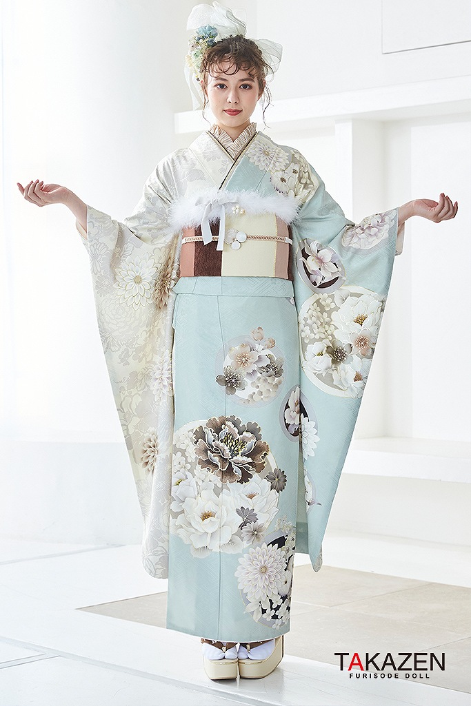 TAKAZENのレンタル振袖 くすみカラー古典　ミントグリーン/淡い色　牡丹柄　大人っぽい　綺麗　清楚　玉城ティナ×紅一点ブランド振袖　木下絵里香【通販可】LB7
