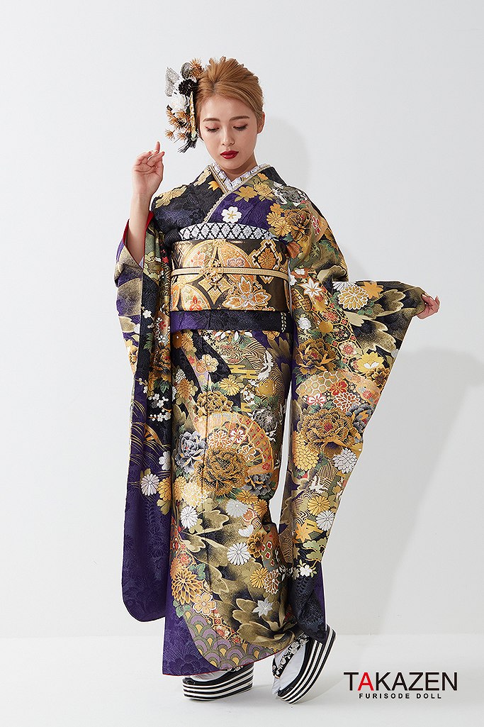 TAKAZENのレンタル振袖 ジャパンモード　黒/紫　吉祥文様/扇柄　花魁風　渋い　かっこいい　和柄モード振袖　派手　目立つ　ラメ入り生地　夏音【通販可】G53