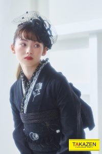 成人式 ハタチ 黒 無地振袖