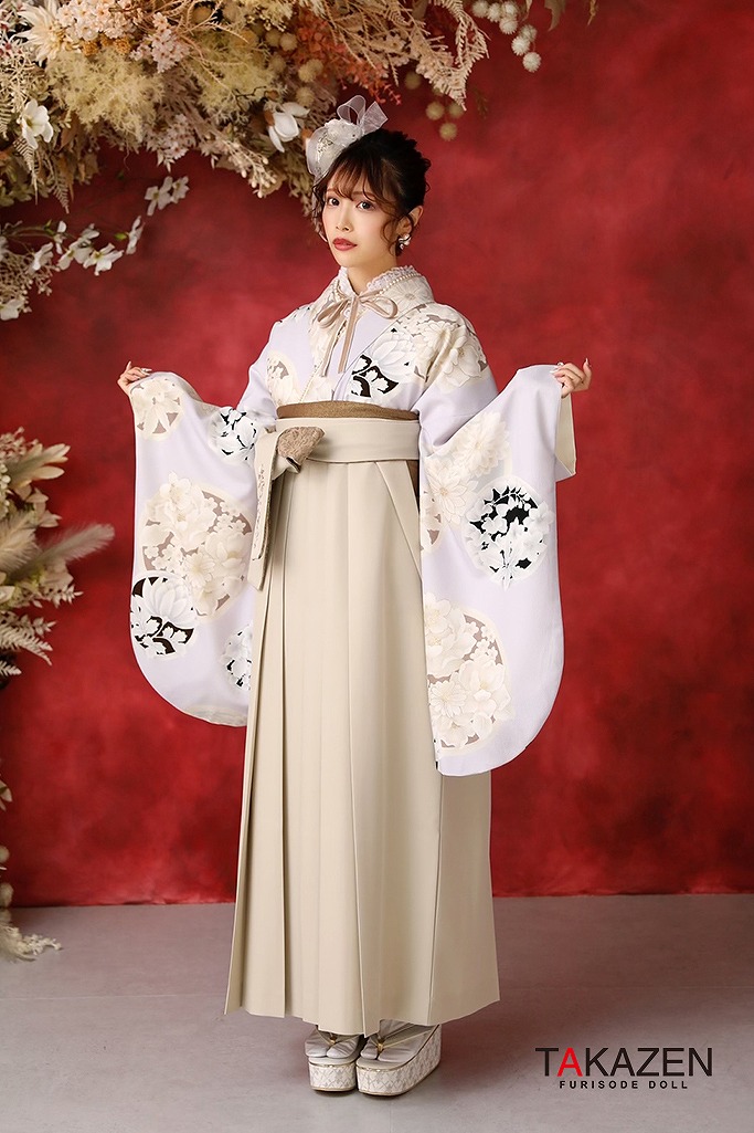 玉城ティナ×紅一点 袴レンタル
