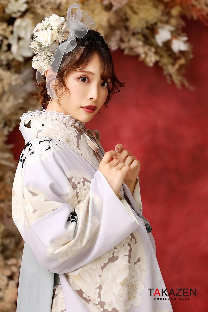 玉城ティナ×紅一点 袴レンタル
