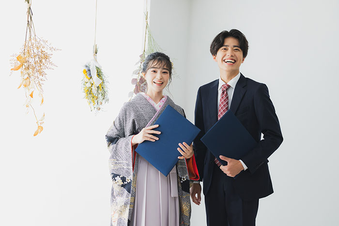 卒業式で着用する袴の選び方って？晴れの日の袴スタイルで失敗しないコツを紹介