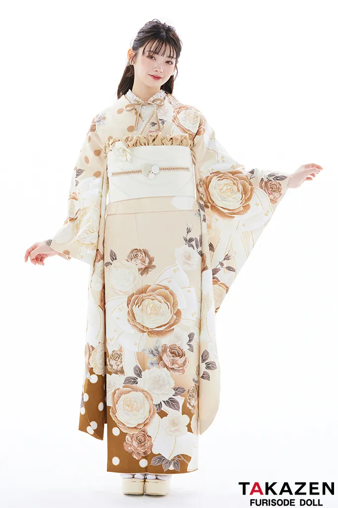 TAKAZENのレンタル振袖 ヘップバーン　ブラウンベージュ/淡色/くすみカラー　セレブ　バラ柄/リボン柄　スワロフスキー付き　かわいい振袖　南琴奈【通販可】23037