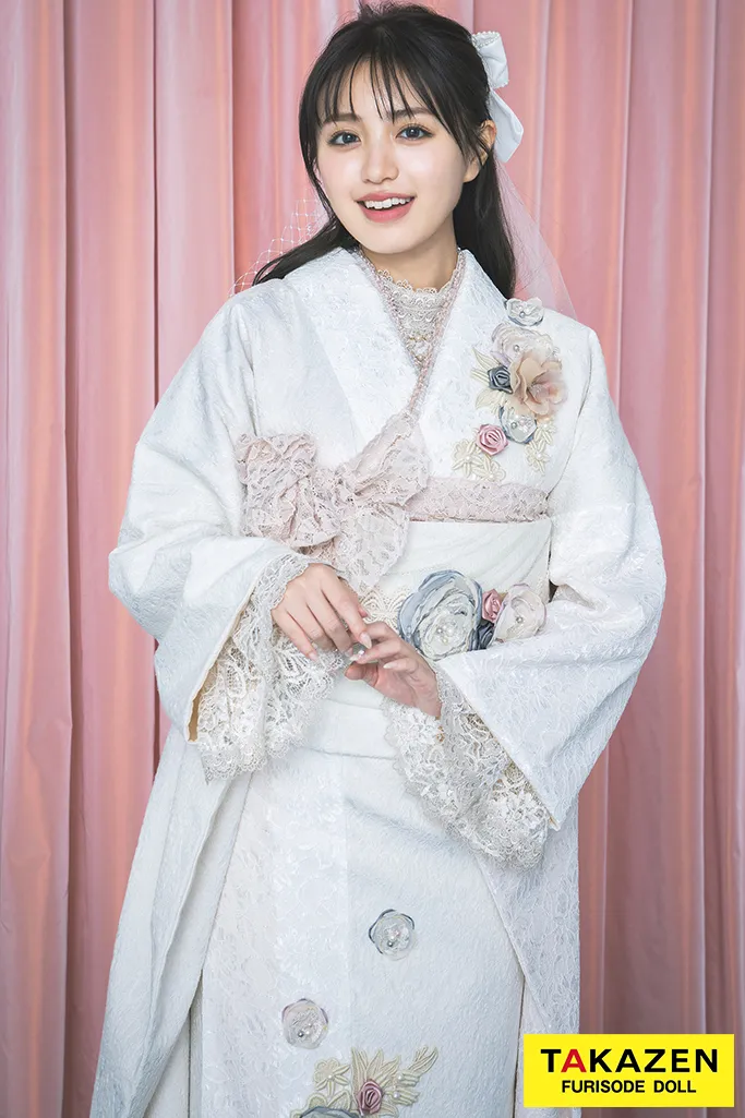 TAKAZENのレンタル振袖 ヘップバーンミニョン　白　立体花　ジャガード生地/レース生地　フレンチガーリー　おしゃれ　誰ともらない　レースインナー/ブーツコーデ　香音【通販可】24010