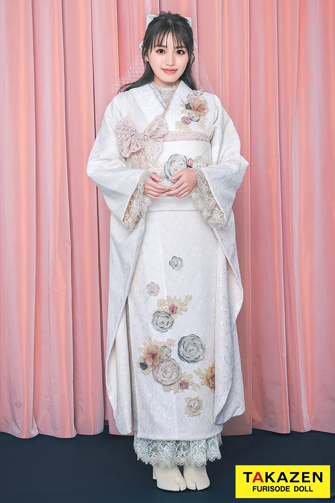 TAKAZENのレンタル振袖 ヘップバーンミニョン　白　立体花　ジャガード生地/レース生地　フレンチガーリー　おしゃれ　誰ともらない　レースインナー/ブーツコーデ　香音【通販可】24010