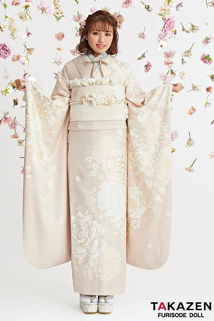 TAKAZENのレンタル振袖 くすみカラーガーリー　薄ピンク　牡丹柄　あざとかわいい　ゆめかわいい　香音ちゃん【通販可】24013　