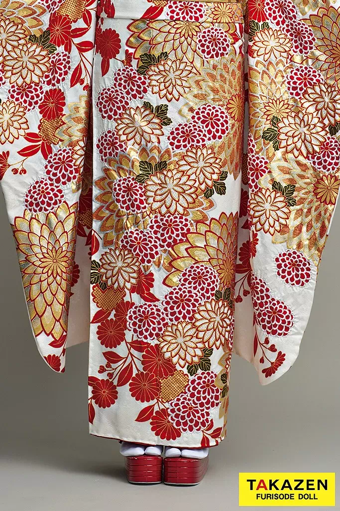 TAKAZENのレンタル振袖 最高級古典柄振袖　滝泰/最高級金彩刺繍絞り友禅　白/金/赤　菊柄　上品な振袖　綺麗　はんなり　豪華　唐絞り　天翔愛【通販可】24040