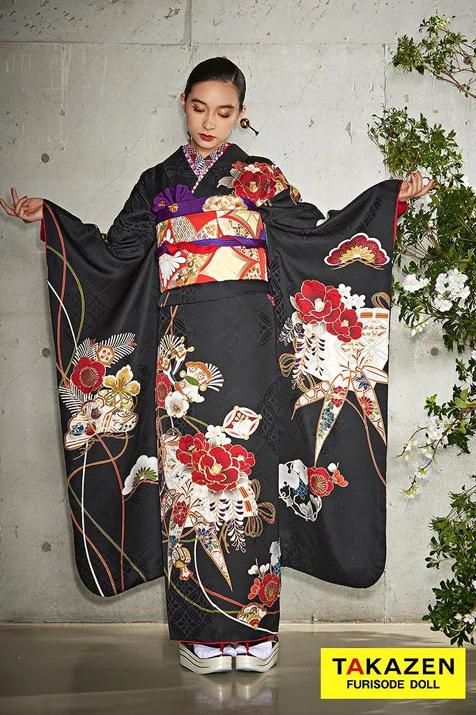TAKAZENのレンタル振袖 粋古典　黒地/赤　ツバキ柄　大人っぽい着こなし　かっこいい振袖　シック　シンプル　クール　弓ライカ【通販可】24057