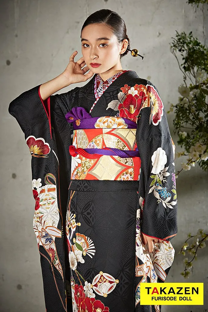 TAKAZENのレンタル振袖 粋古典　黒地/赤　ツバキ柄　大人っぽい着こなし　かっこいい振袖　シック　シンプル　クール　弓ライカ【通販可】24057