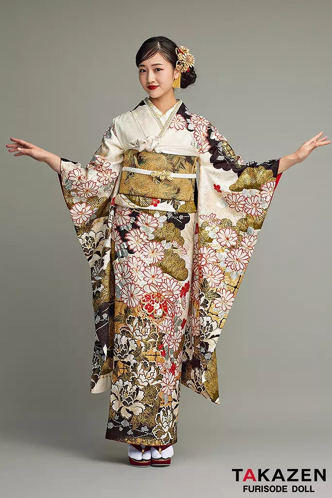 TAKAZENのレンタル振袖 最高級古典柄振袖　滝泰/最高級金彩刺繍絞り友禅　白/金/茶　鞠柄/牡丹柄　大人っぽい　豪華　上品　天翔愛【通販可】24042