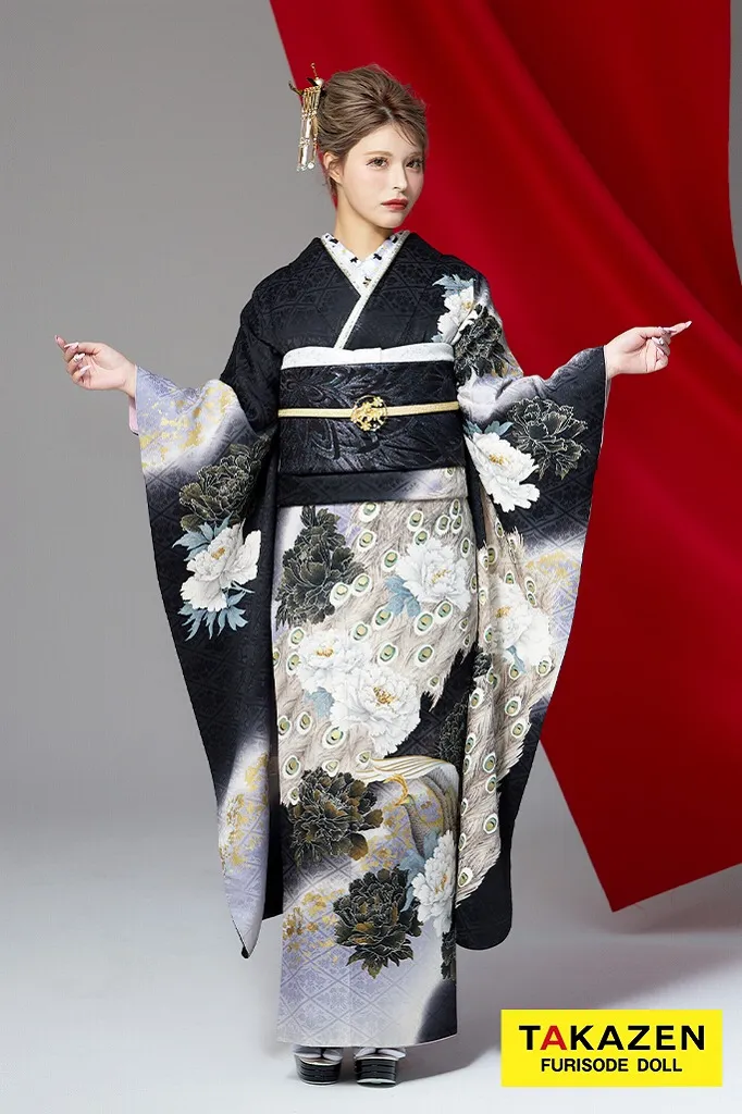 TAKAZENのレンタル振袖 ジャパンモード　黒/グレー　孔雀柄　大人っぽい　かっこいい着こなし振袖　渋い　クール　極妻風　今井アンジェリカ【通販可】32147