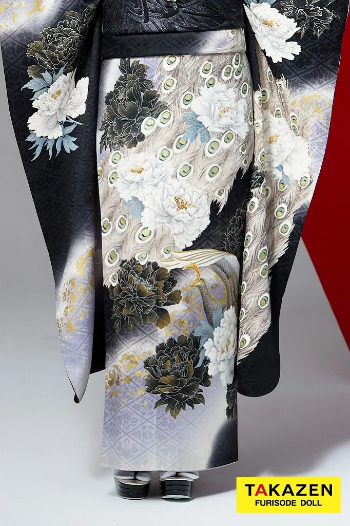 TAKAZENのレンタル振袖 ジャパンモード　黒/グレー　孔雀柄　大人っぽい　かっこいい着こなし振袖　渋い　クール　極妻風　今井アンジェリカ【通販可】32147