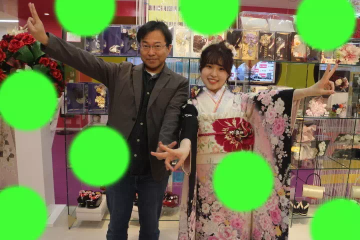 TAKAZEN神戸店　　成人式　振袖　古典　かわいい　白　黒　ピンク