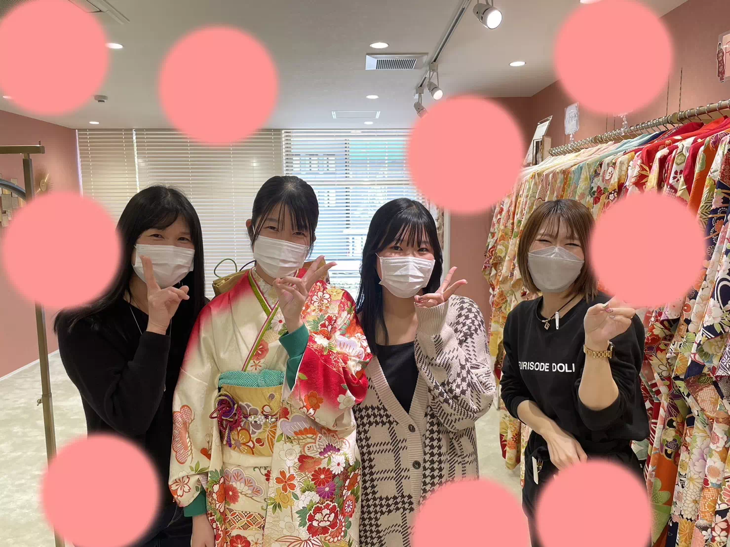 【TAKAZEN姫路店】♡9日　紅白の色味がおめでたいかわいい古典柄のお振袖を着こなしてくれる姫ちゃん♡