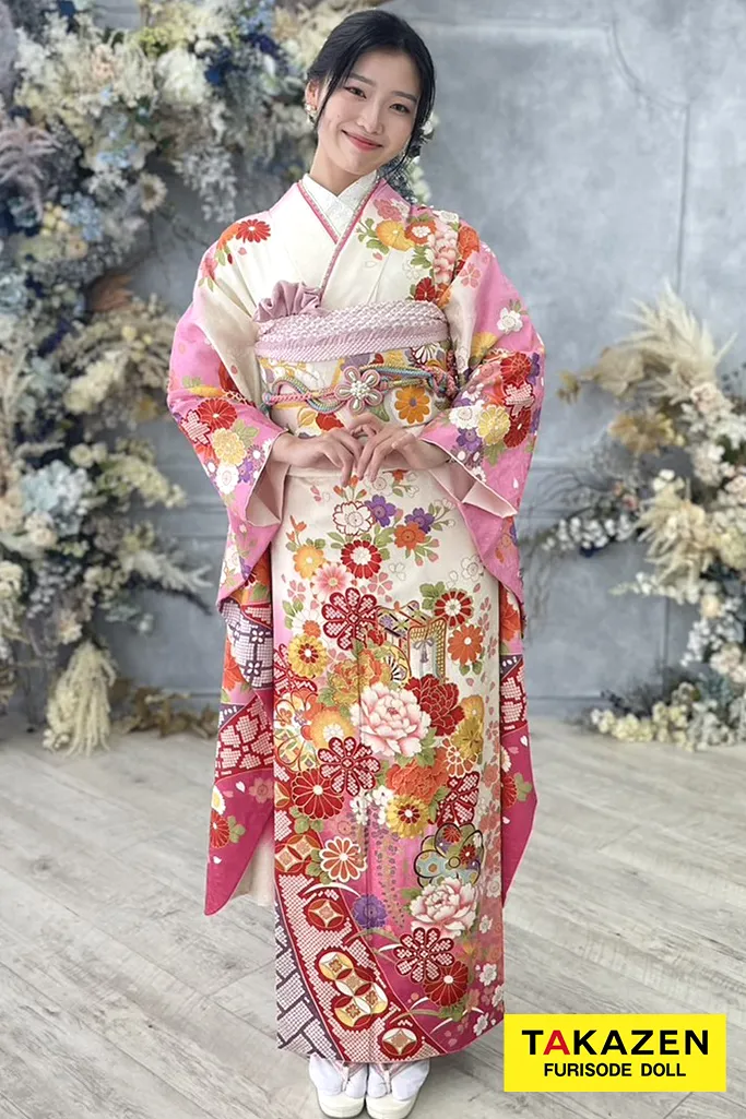 TAKAZENのレンタル振袖 seitouha古典古典柄　白/ピンク　御所車/牡丹柄　華やか　カラフル　大人っぽい　桂由美デザイン振袖【通販可】M4