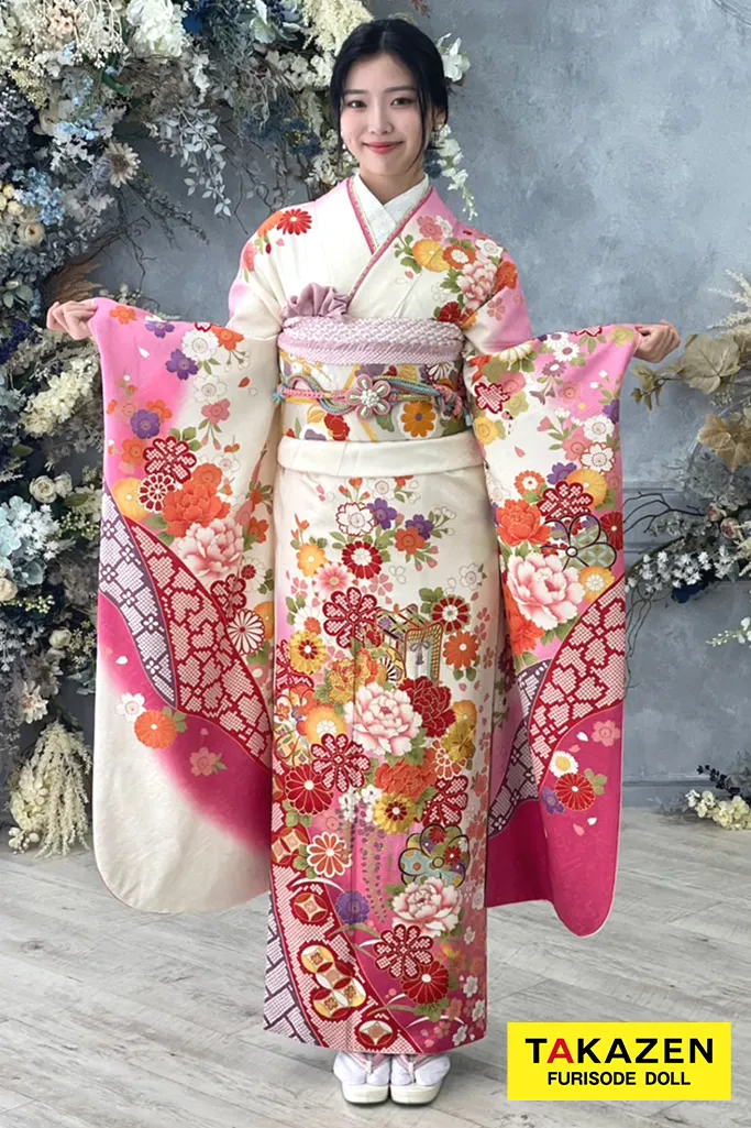 TAKAZENのレンタル振袖 seitouha古典古典柄　白/ピンク　御所車/牡丹柄　華やか　カラフル　大人っぽい　桂由美デザイン振袖【通販可】M4