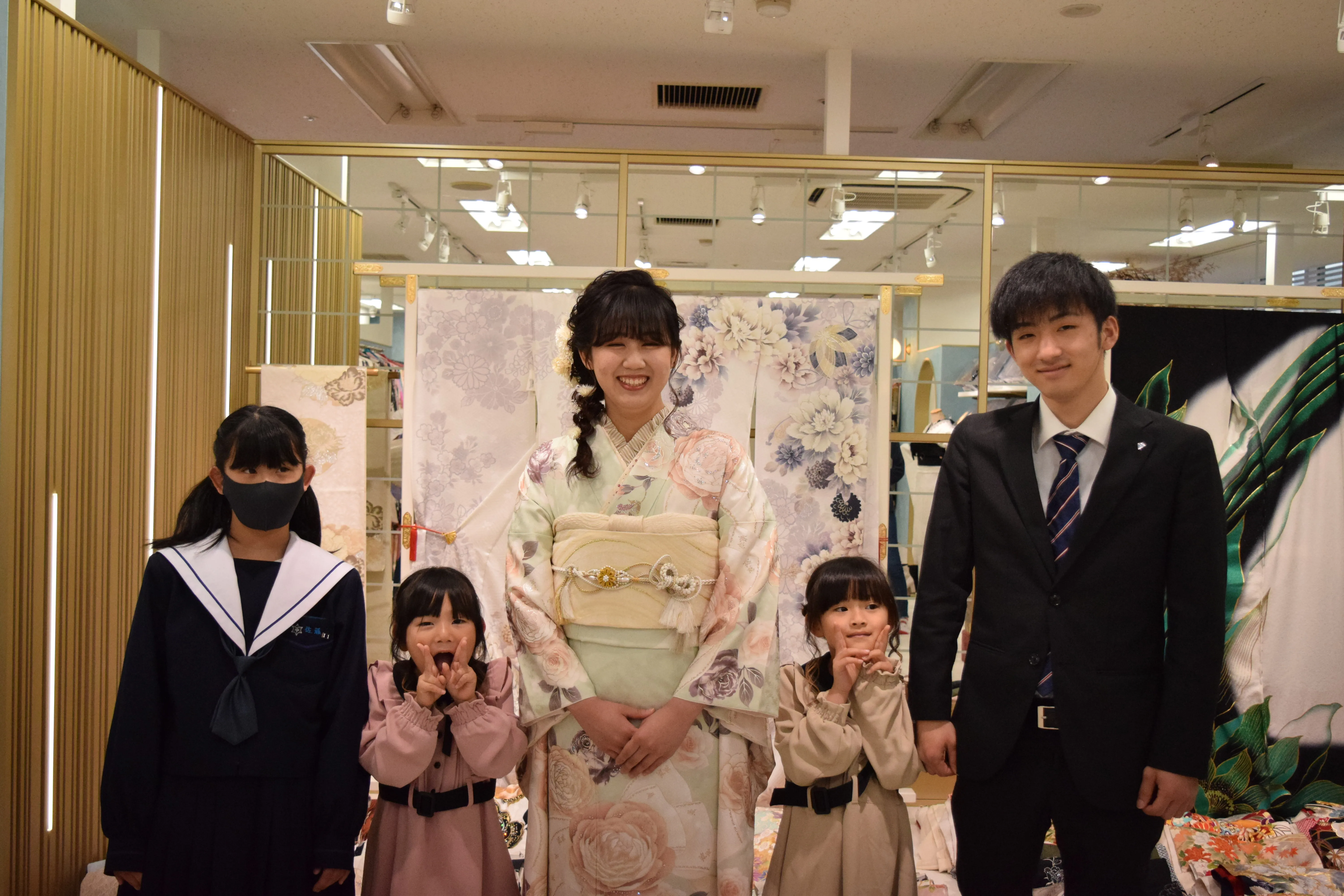 振袖レンタル　成人式　ヘップ　キラキラ