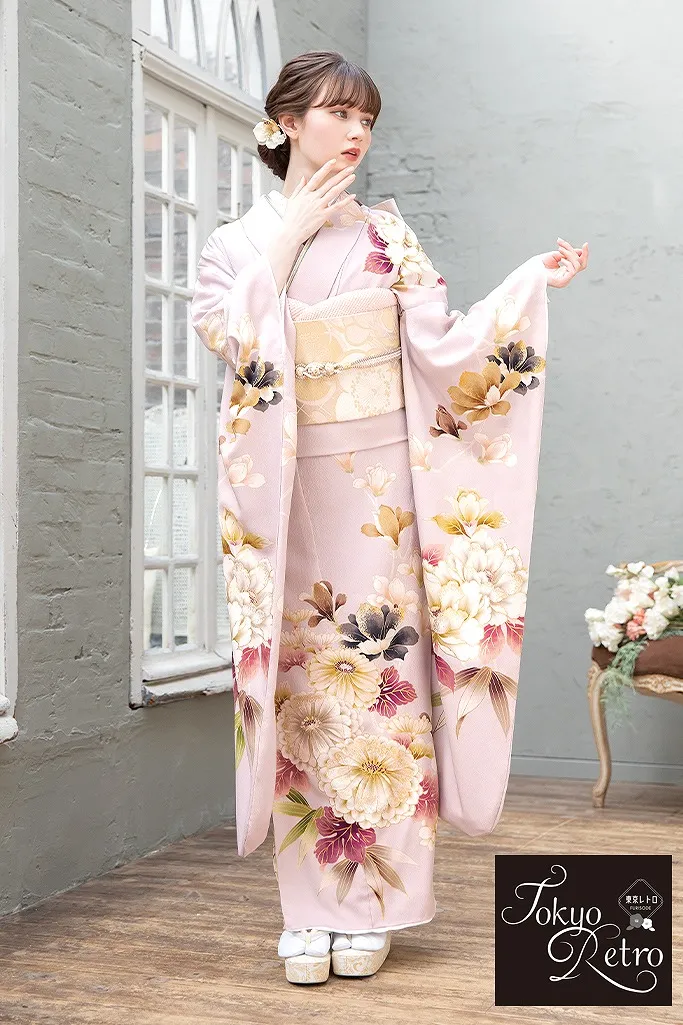 TAKAZENのレンタル振袖 東京レトロ　薄ピンク　菊柄　シンプル　正統派古典　かわいい　きれいめ　女の子らしい【通販可】K736