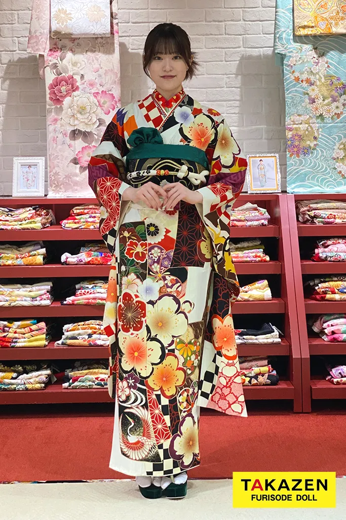 TAKAZENのレンタル振袖 安い!レトロ古典 白/赤 桜柄/市松模様 華やか カラフル プチプラ振袖 低身長さんにもおすすめ【通販可】 M3