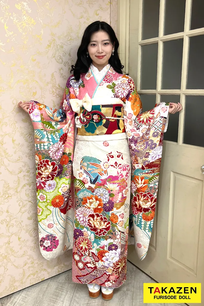 TAKAZENのレンタル振袖 正統派古典　白/ピンク　牡丹柄/琉球柄　紅型　カラフル　おしゃれ　個性的　華やか【通販可】M5