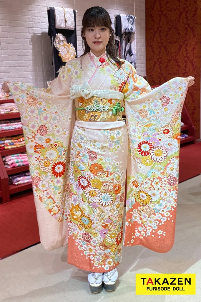 TAKAZENのレンタル振袖 正統派古典　白/ピンク/水色　菊柄　唐絞り　淡い色　かわいい　女の子らしい　低身長さんにもおすすめ【通販可】M6