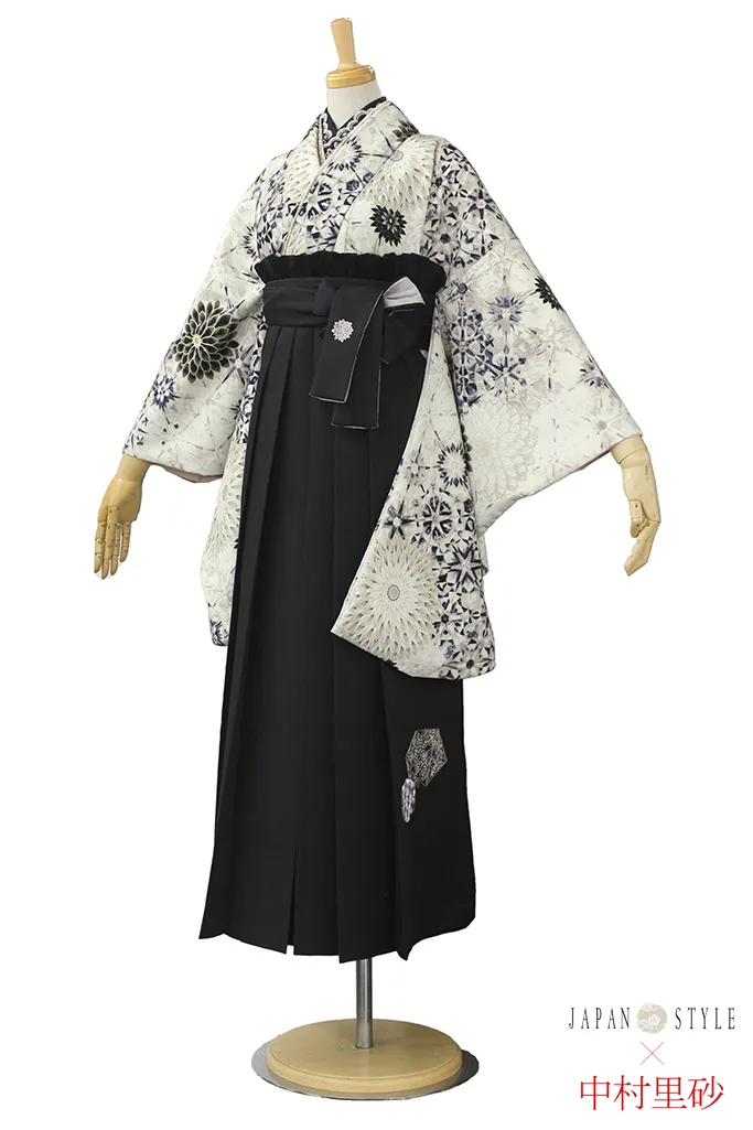 TAKAZENのレンタル袴 JAPANSTYLE×中村里砂ブランド袴　くすみカラー古典　クリーム/スモーキーカラー　菊柄　大人っぽい【通販可】R24051