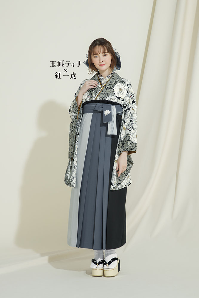 TAKAZENのレンタル袴 玉城ティナ×紅一点ブランド袴　黒/グレージュ　椿柄/総柄　大人っぽい　トレンド　お洒落な着こなし【通販可】R24078