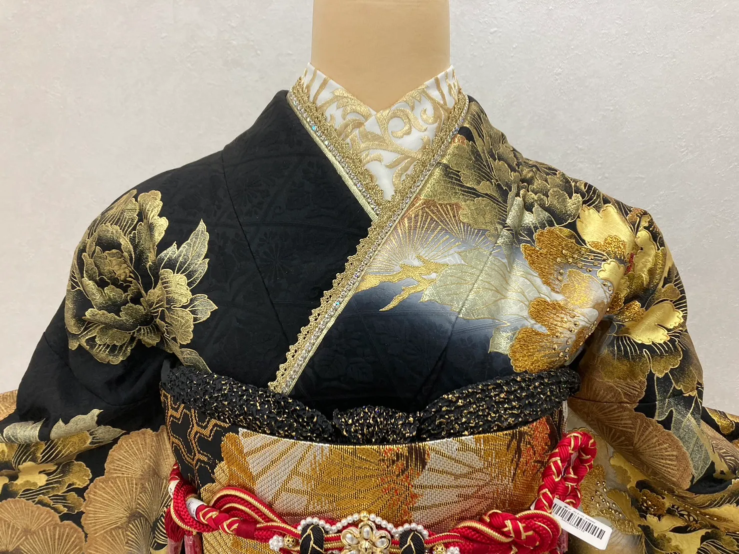 成人式 振袖 レンタル 奈良 橿原 かわいい おしゃれ 個性派 かわいい かっこいい くすみ イマドキ 渋い ジャパンモード ギラギラ ゴールド ギャル 黒