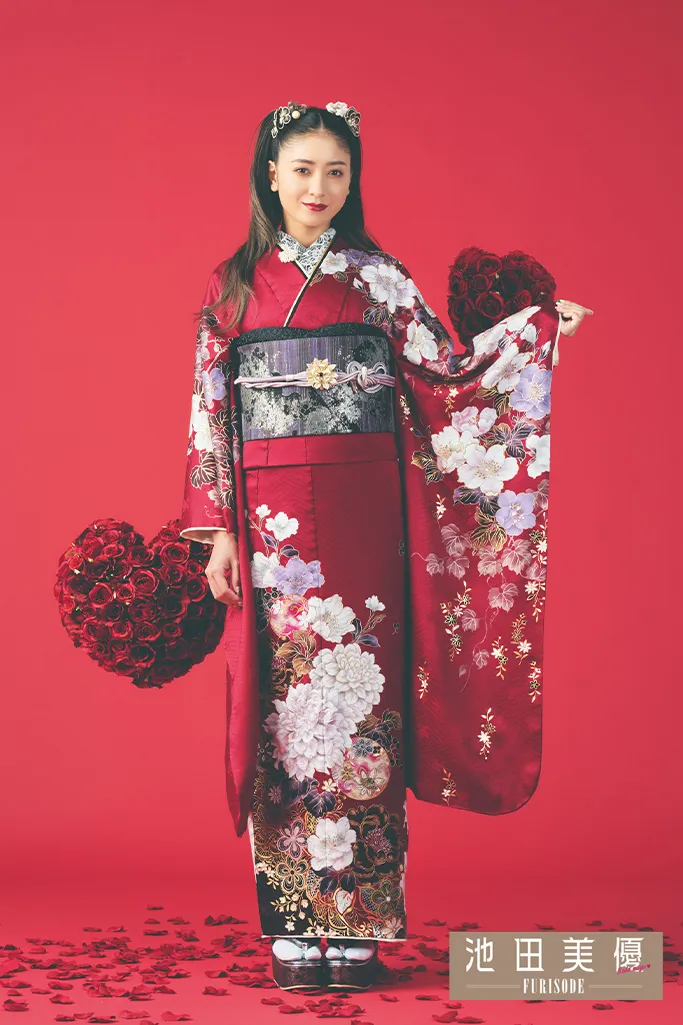 TAKAZENのレンタル振袖 池田美優(みちょぱ)振袖　赤/白　ボタン柄　かっこいい　エレガント　クール　ゴージャス【通販可】K848